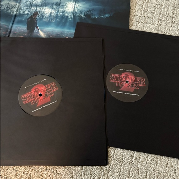 Stranger Things Vynil - Picture 6 of 6